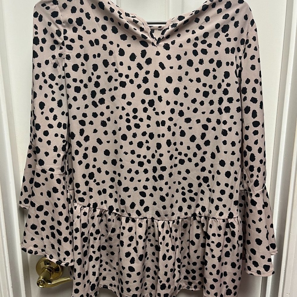 Listicle flowy blouse